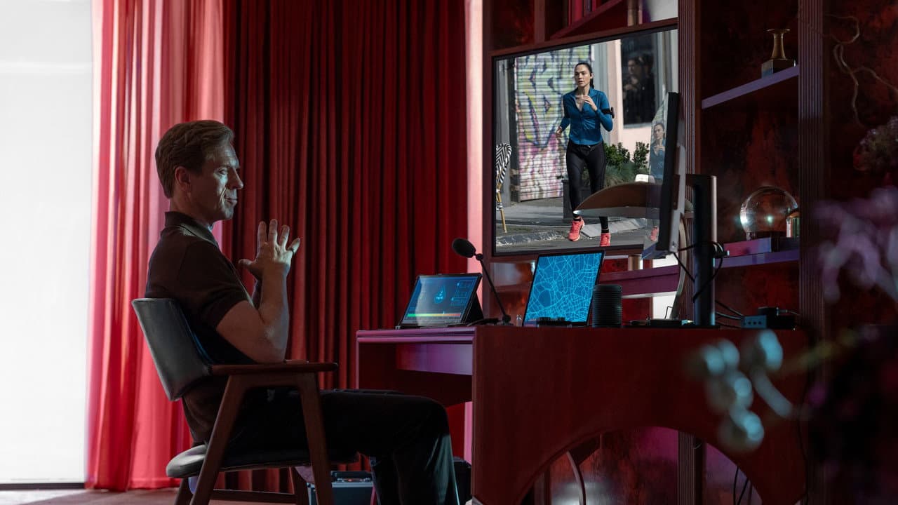 The Runner still 5