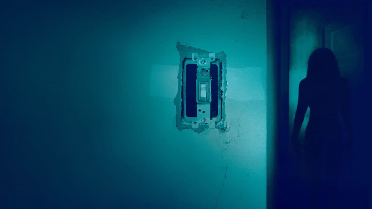 Lights Out still 8