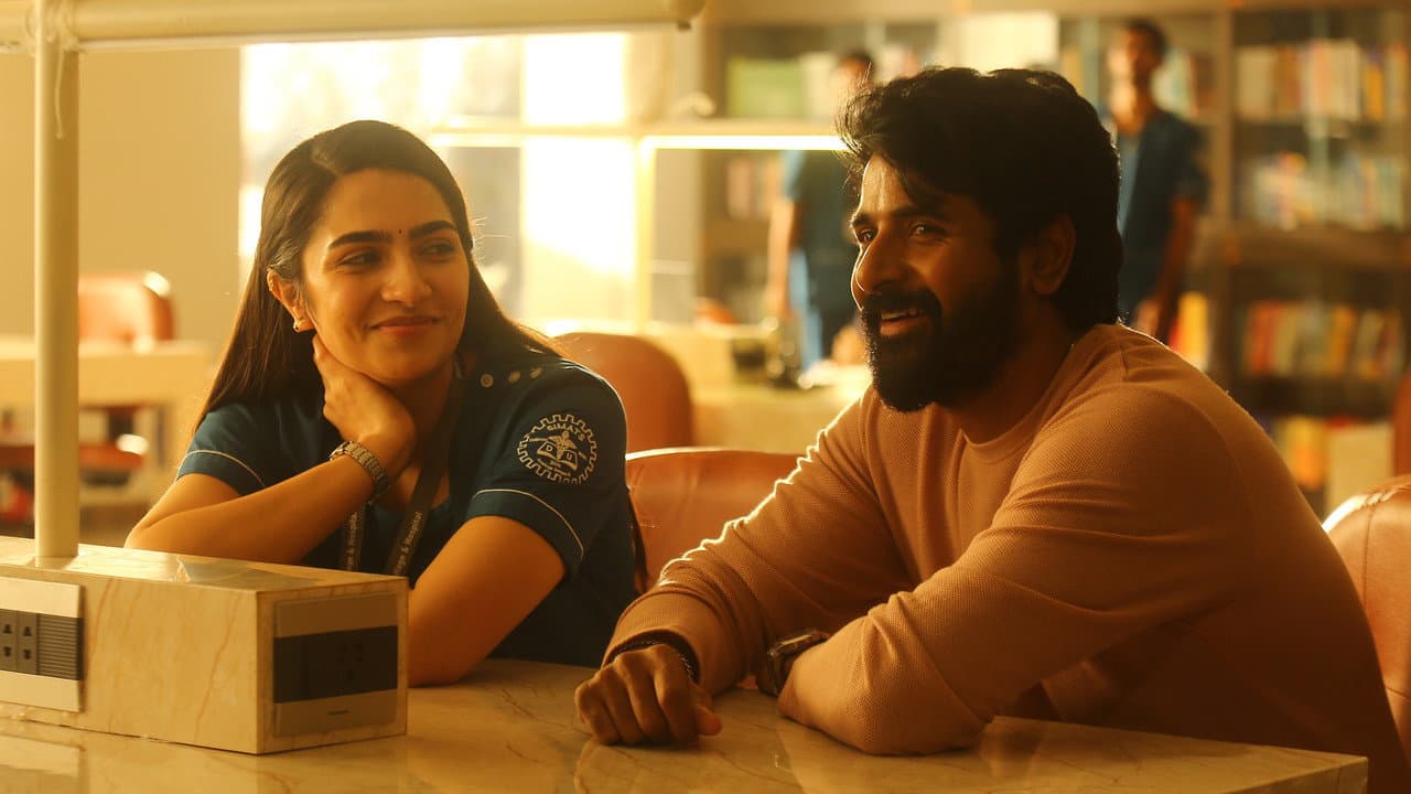 Madharaasi Movie Review: A Dark Tamil Thriller still 3