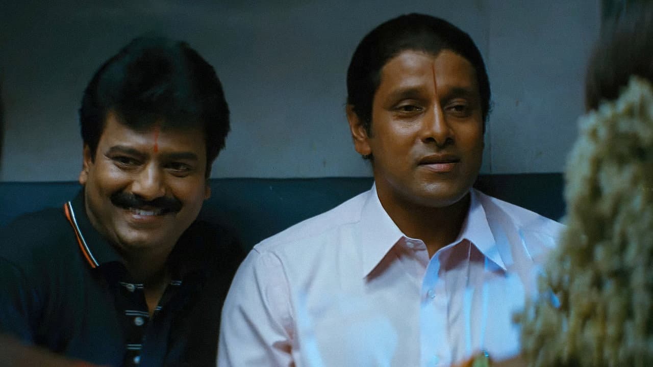 Anniyan Movie Review: A Chilling Tale of Identity & Justic still 5